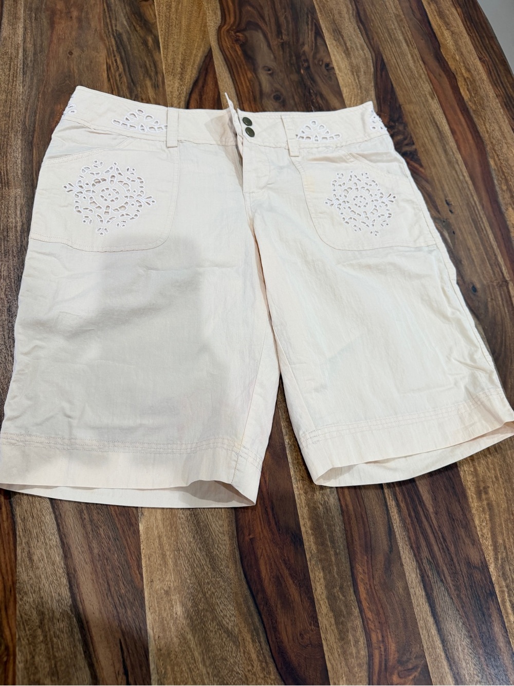 Cache Cream Eyelet Bermuda Shorts